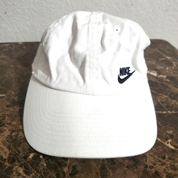 Nike Hat - Picture 1 of 5